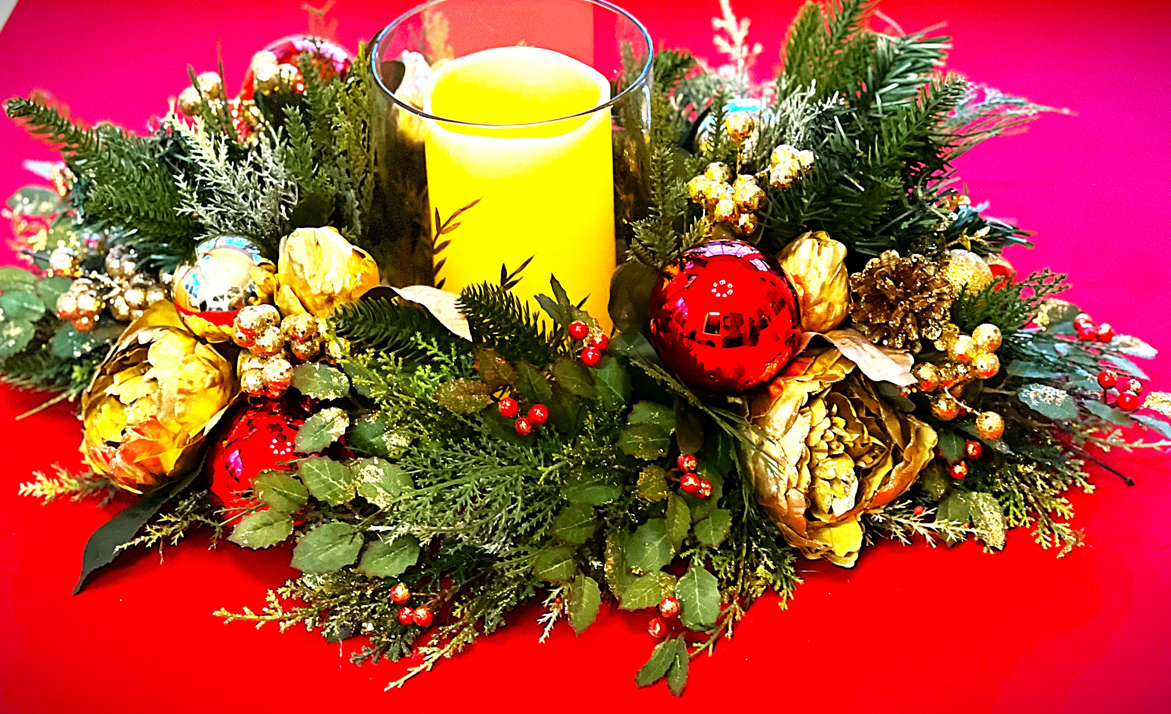 Christmas  Centerpiece With Gold Decorated Glass  26"Lx14"W
