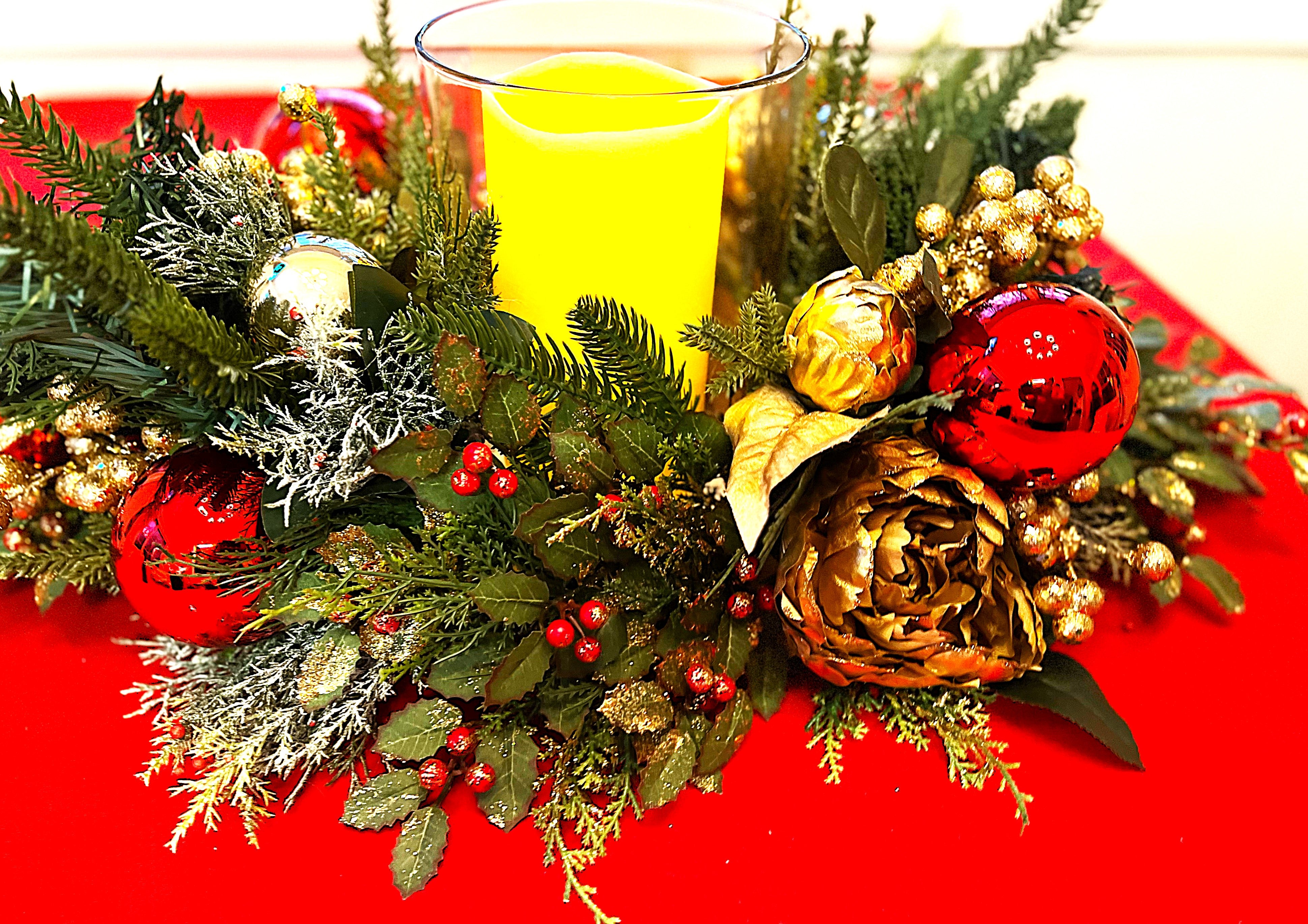 Christmas  Centerpiece With Gold Decorated Glass  26"Lx14"W