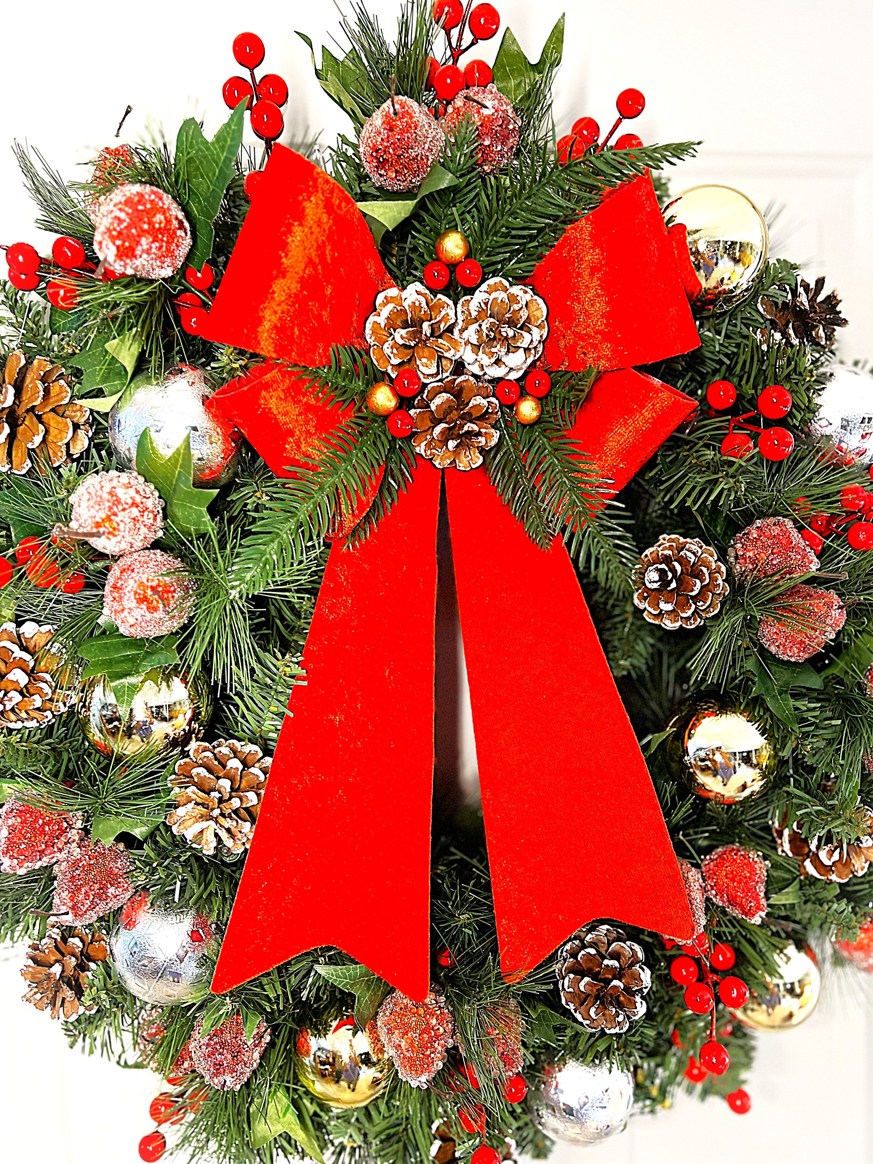 Christmas Elegance Wreath – 24" Pre-Lit Battery-Operated LED Wreath