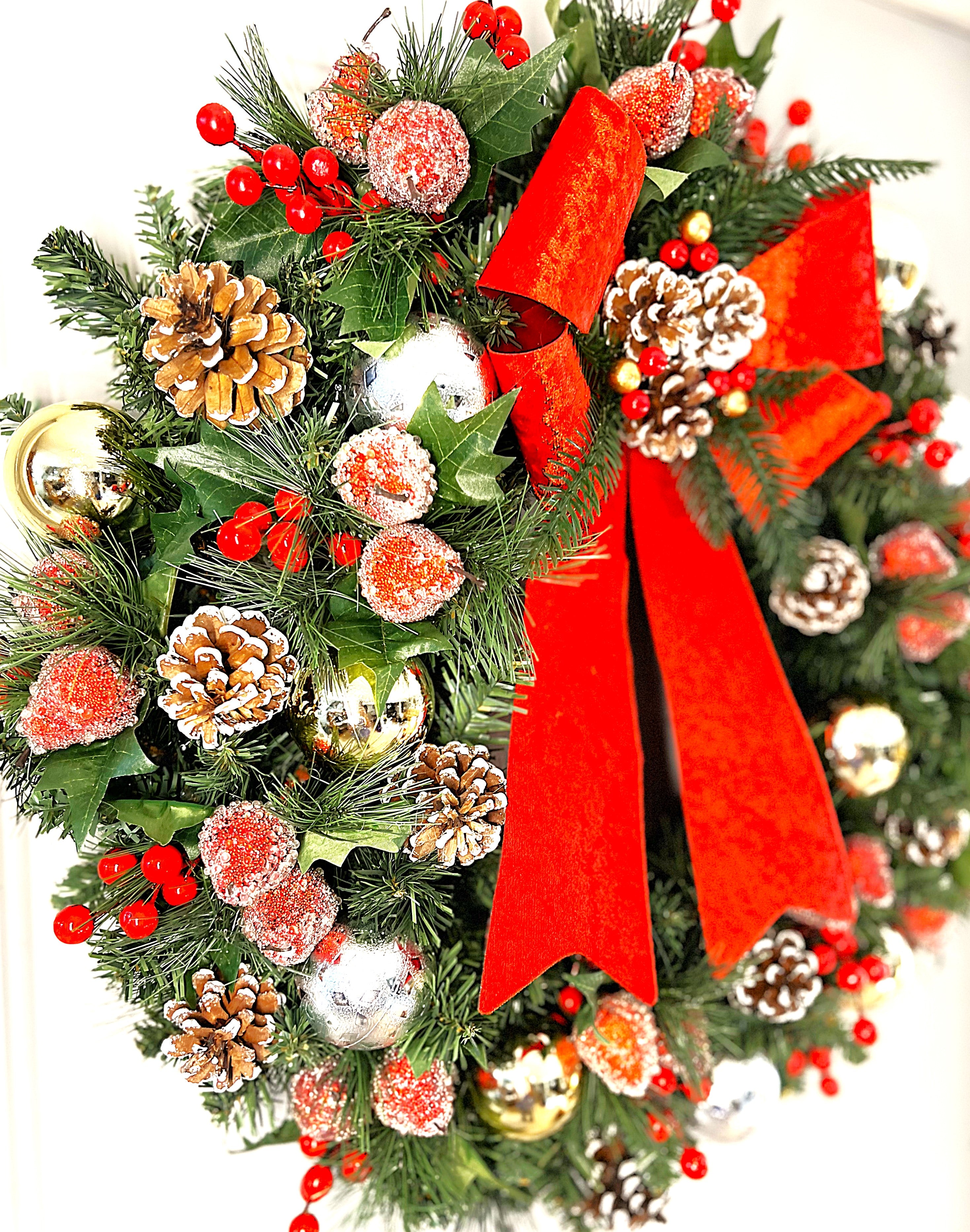 Christmas Elegance Wreath – 24" Pre-Lit Battery-Operated LED Wreath