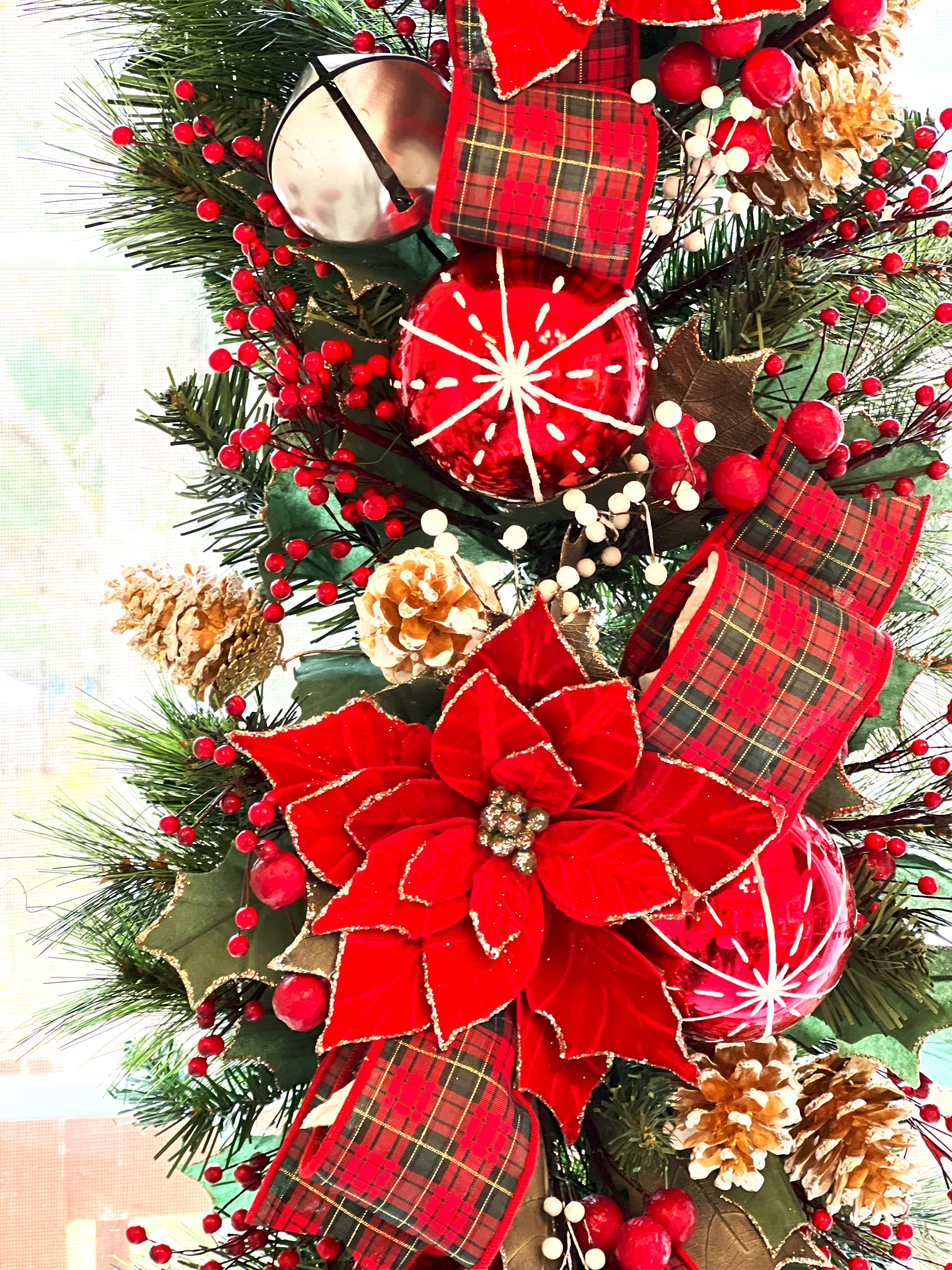 Christmas Swag, Teardrop Christmas Swag, 44"L X 17W"X 8H