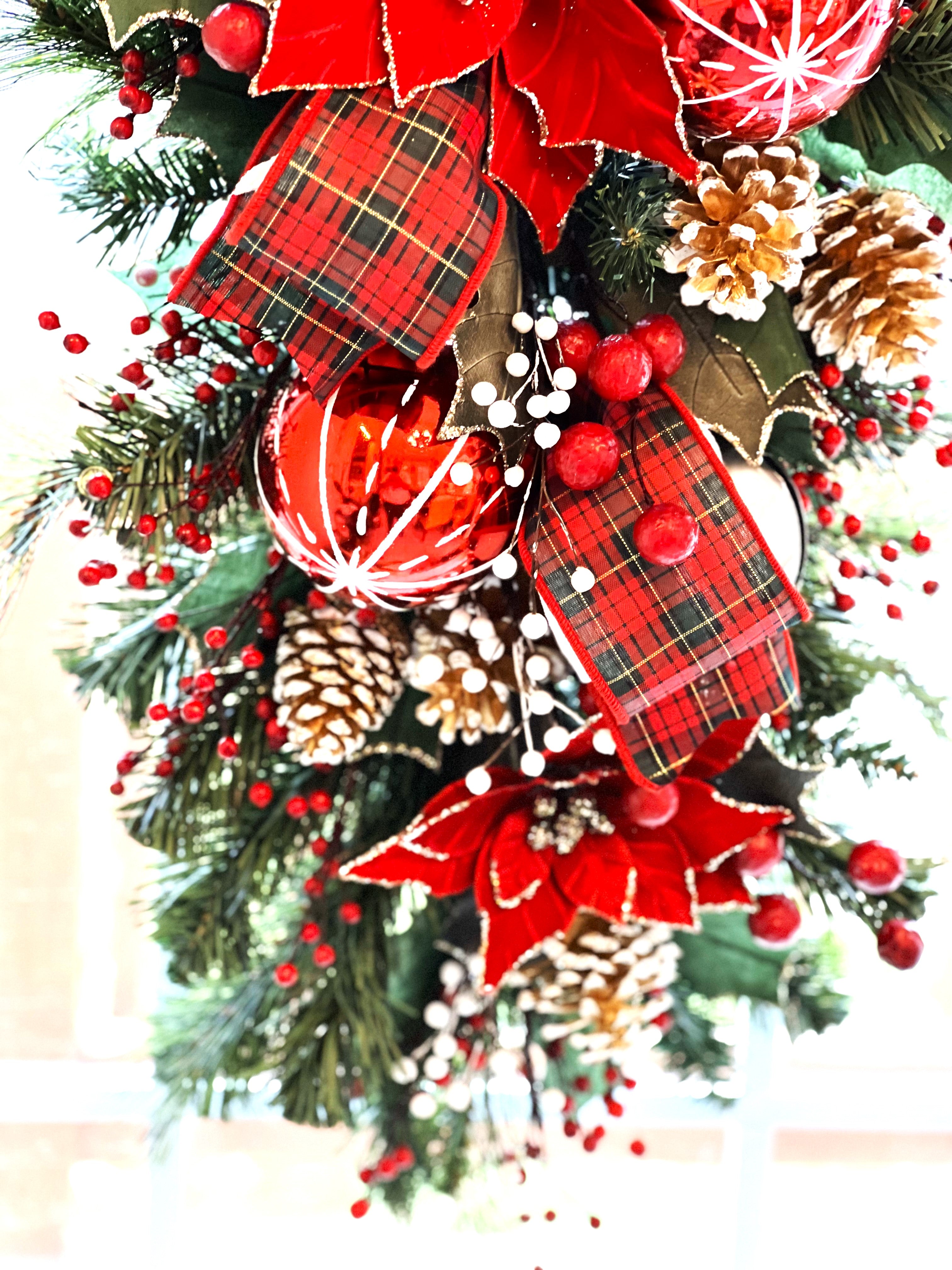 Christmas Swag, Teardrop Christmas Swag, 44"L X 17W"X 8H
