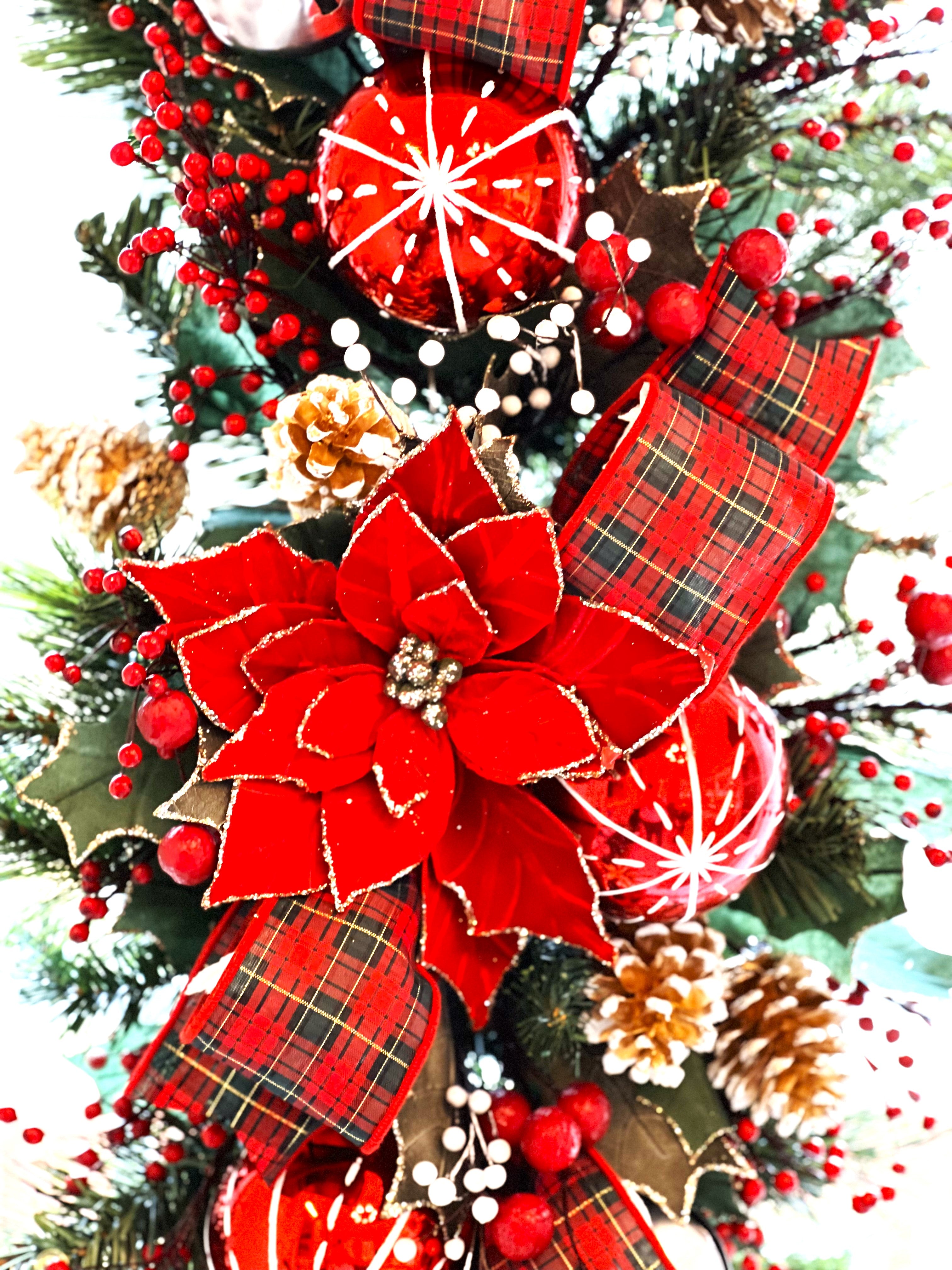 Christmas Swag, Teardrop Christmas Swag, 44"L X 17W"X 8H