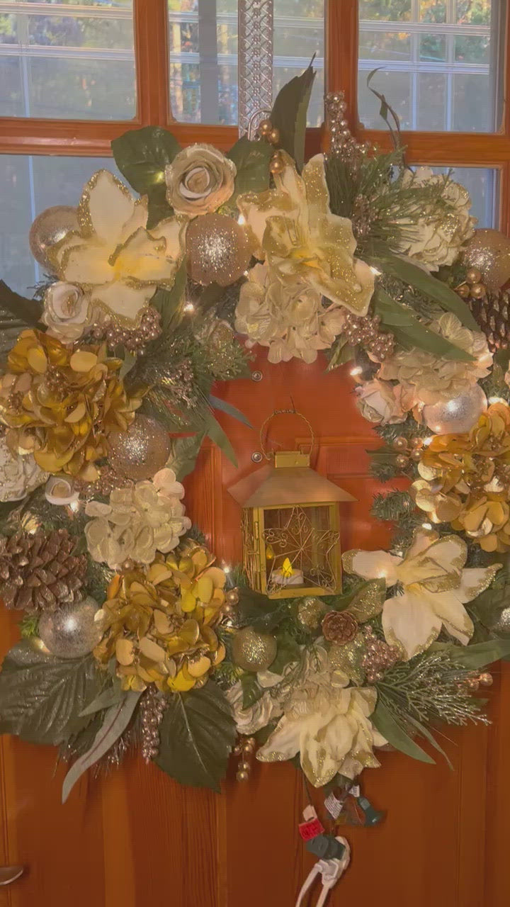 Christmas Wonder Wreath With Lights & Lantern 30"