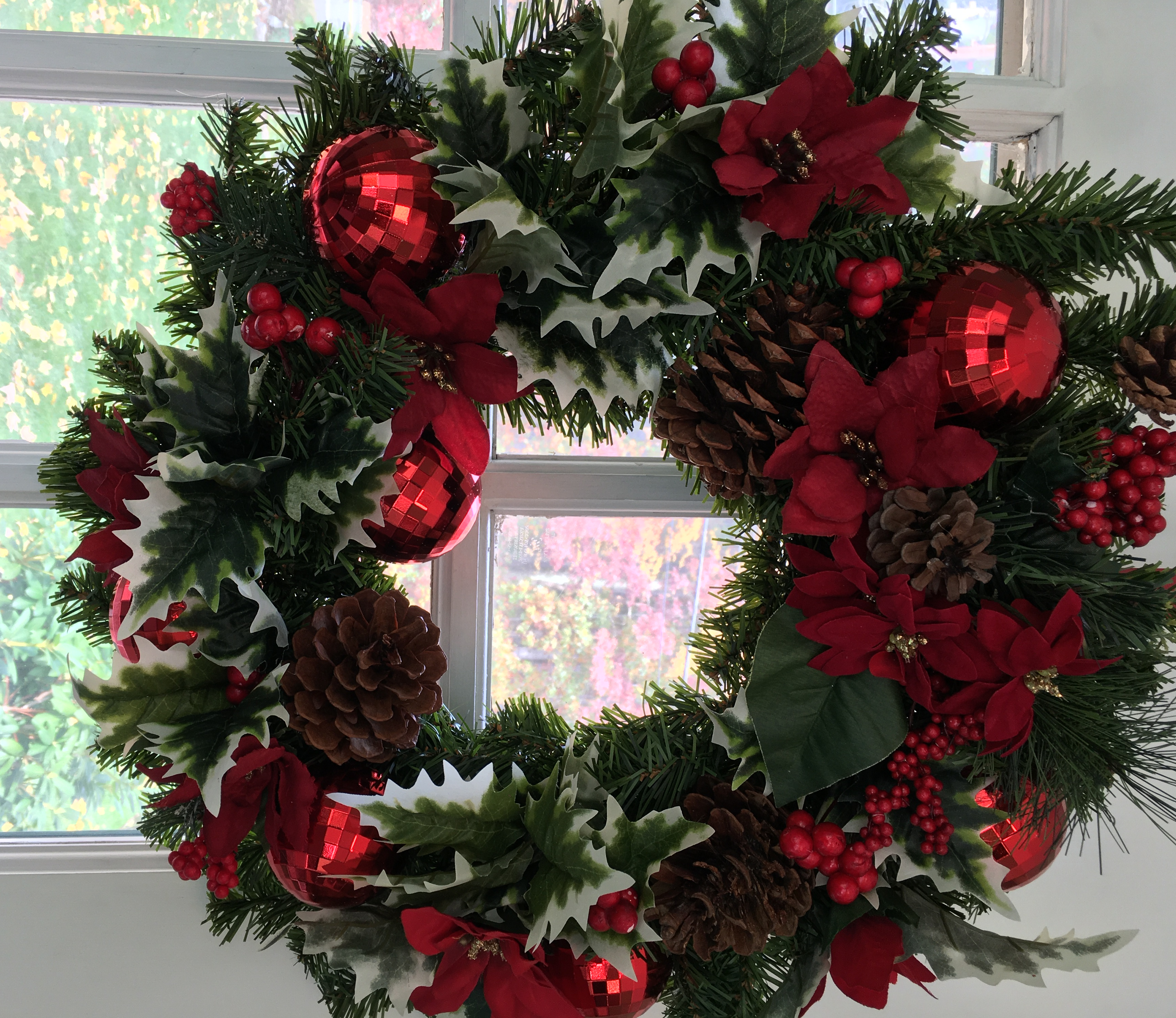 Happy Holiday Wreath 24"