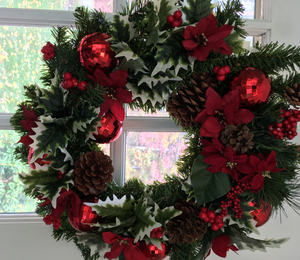 Happy Holiday Wreath 24"