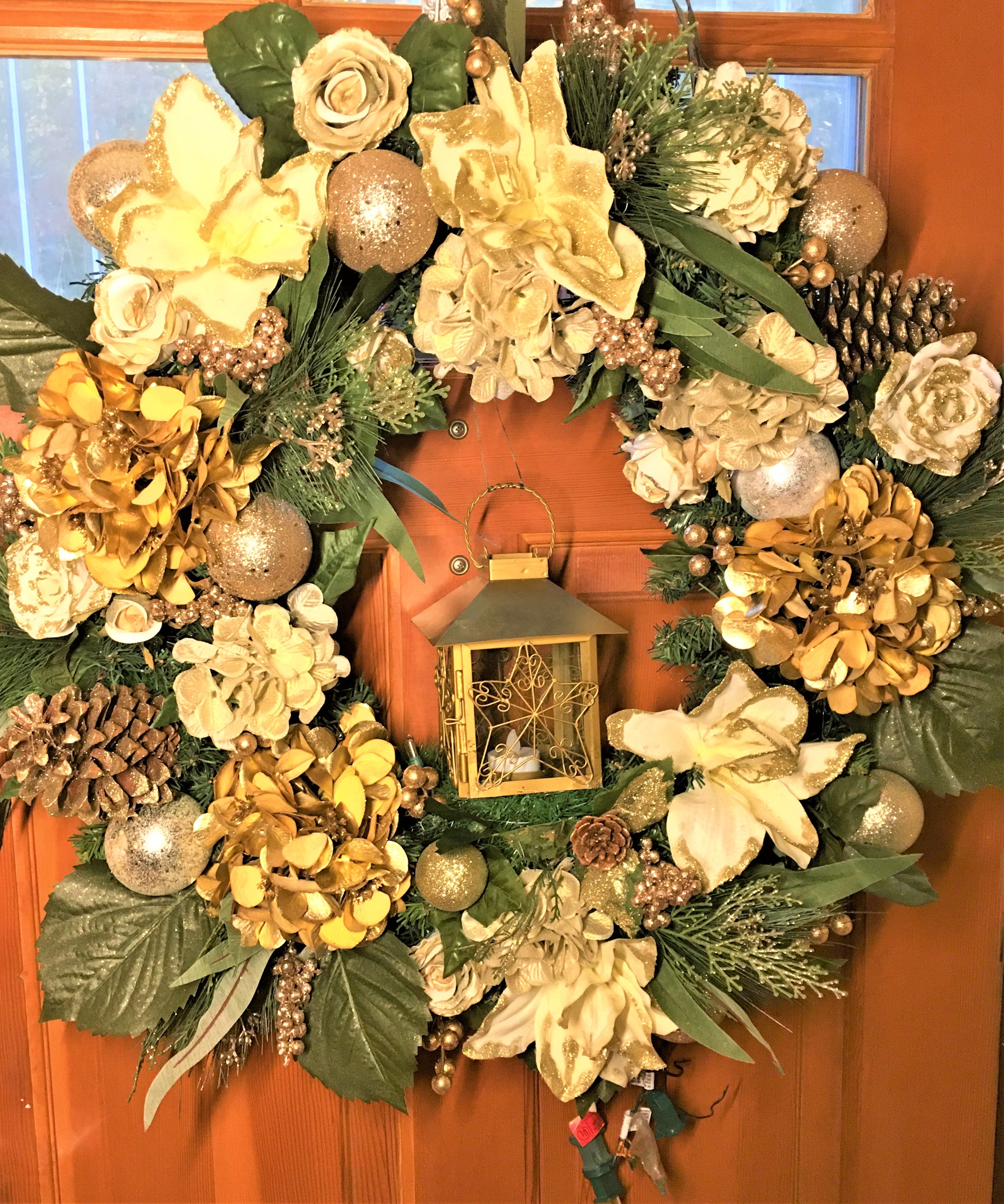 Christmas Wonder Wreath With Lights & Lantern 30"
