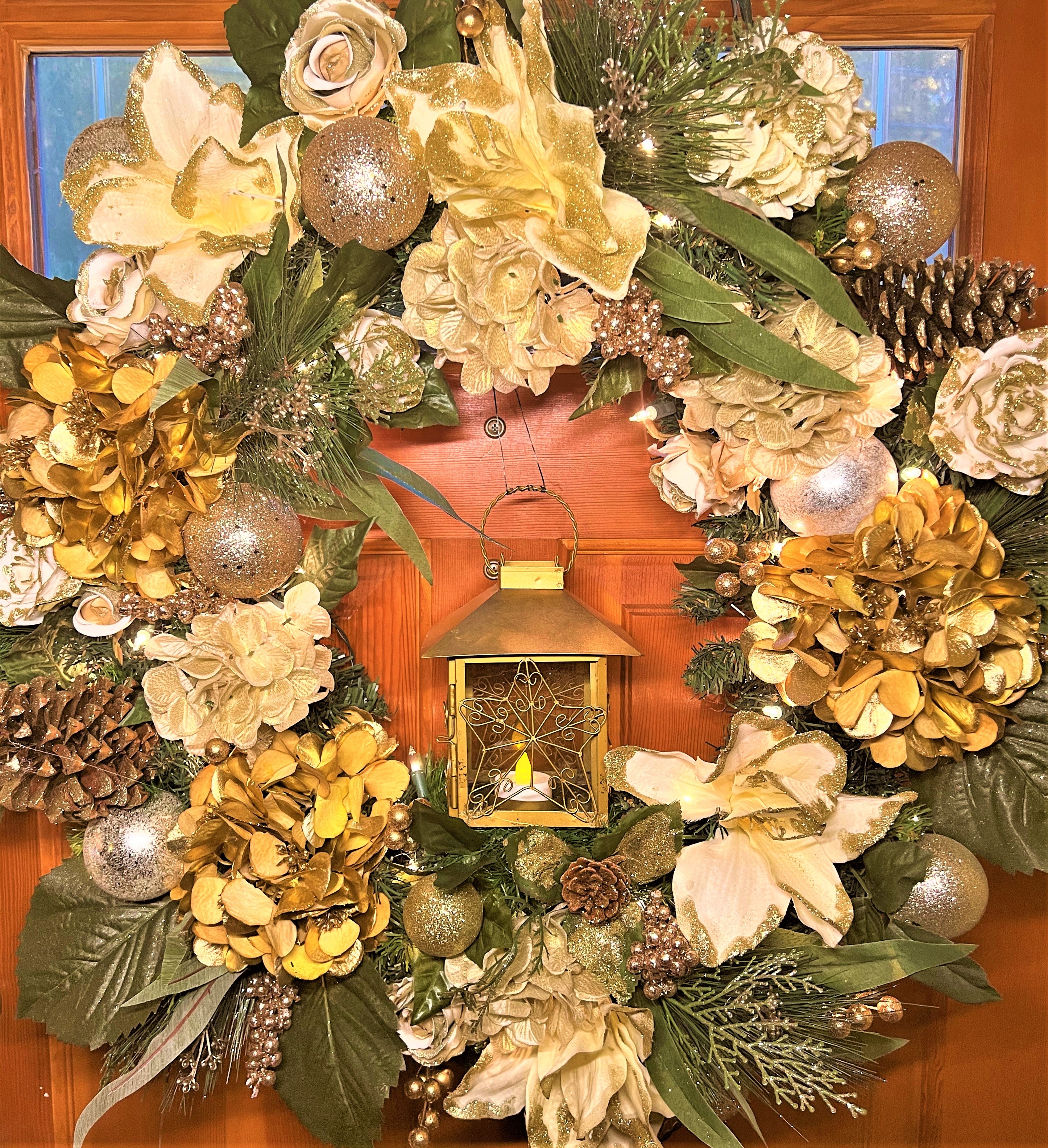 Winter wonderland Christmas Wreath With Lights & Lantern 28"