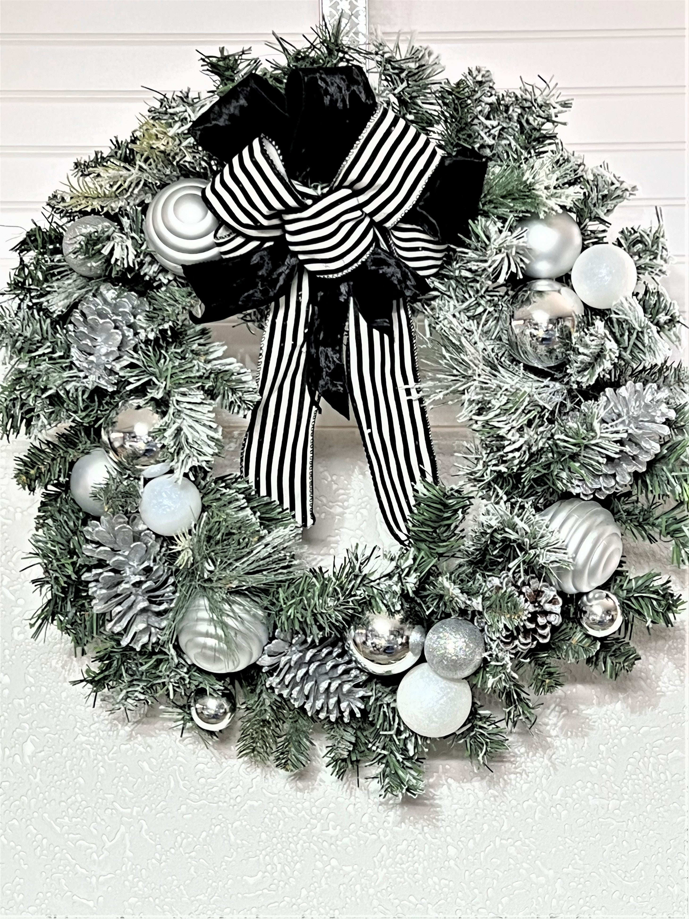 Flocked Snowfall  Wreath 25"