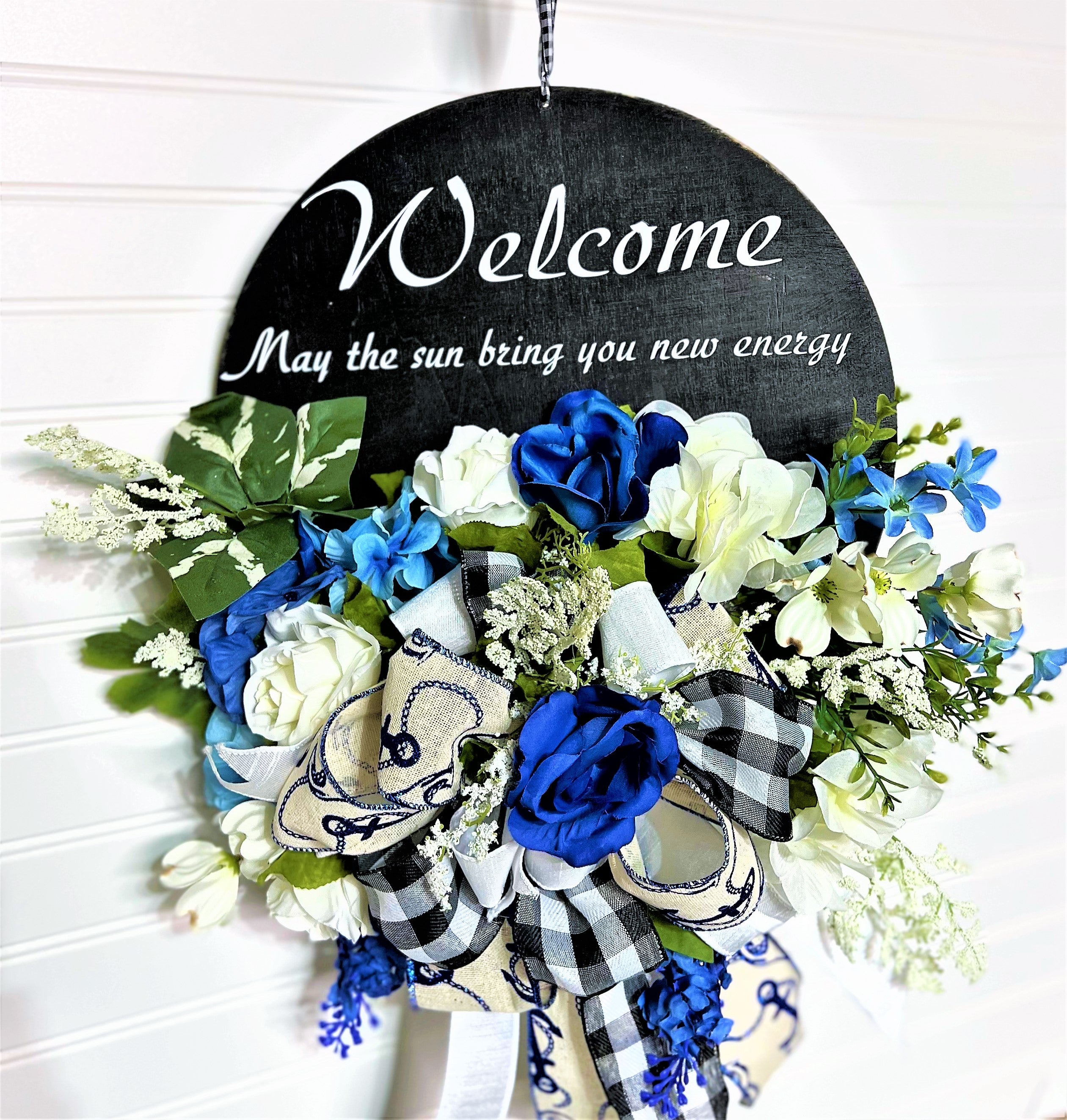 Welcome Sign/Round Wood/Sign 22" L X 17 W X12" Round