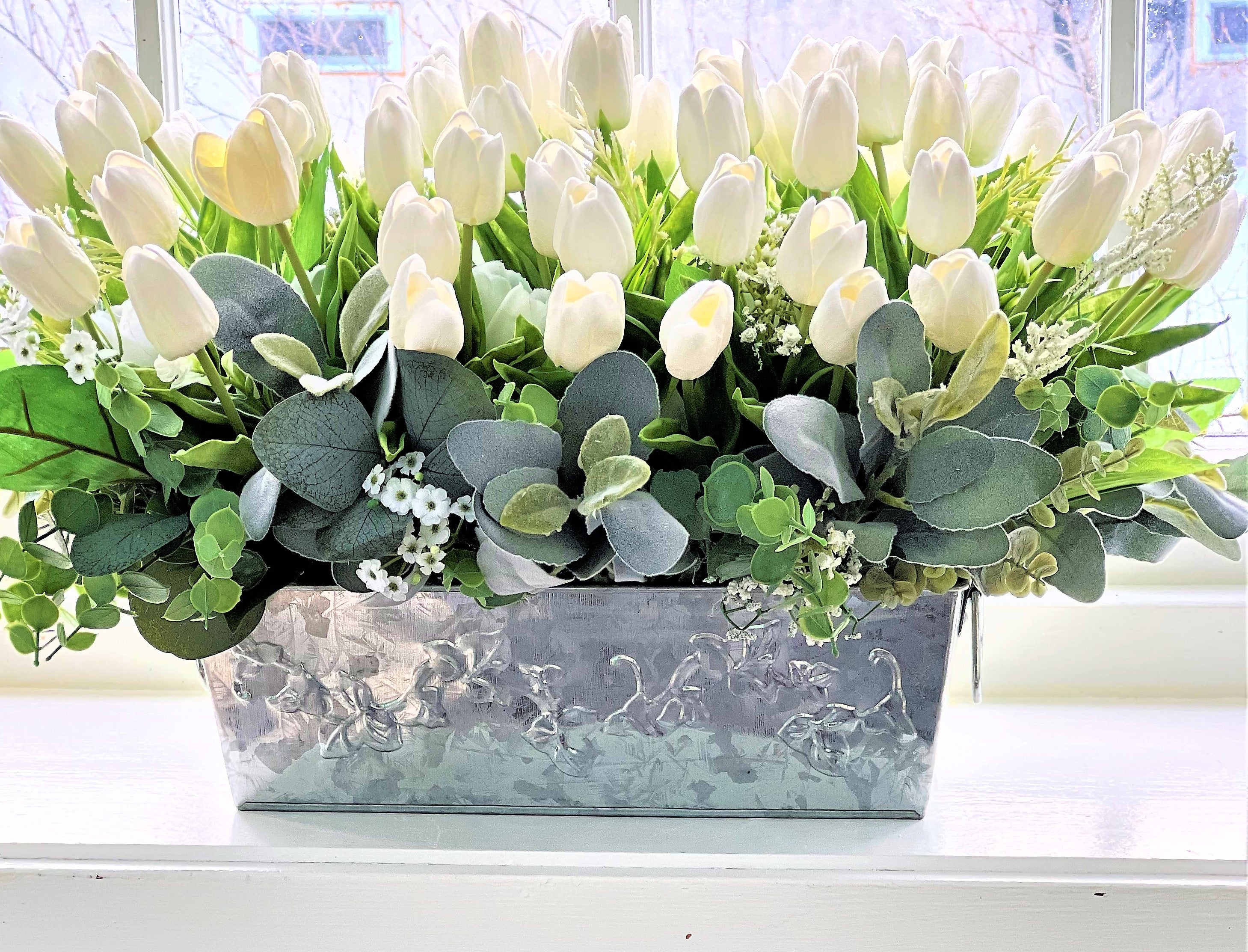 Centerpiece- White Tulip Arangement 24" L X 18" W X 14" H