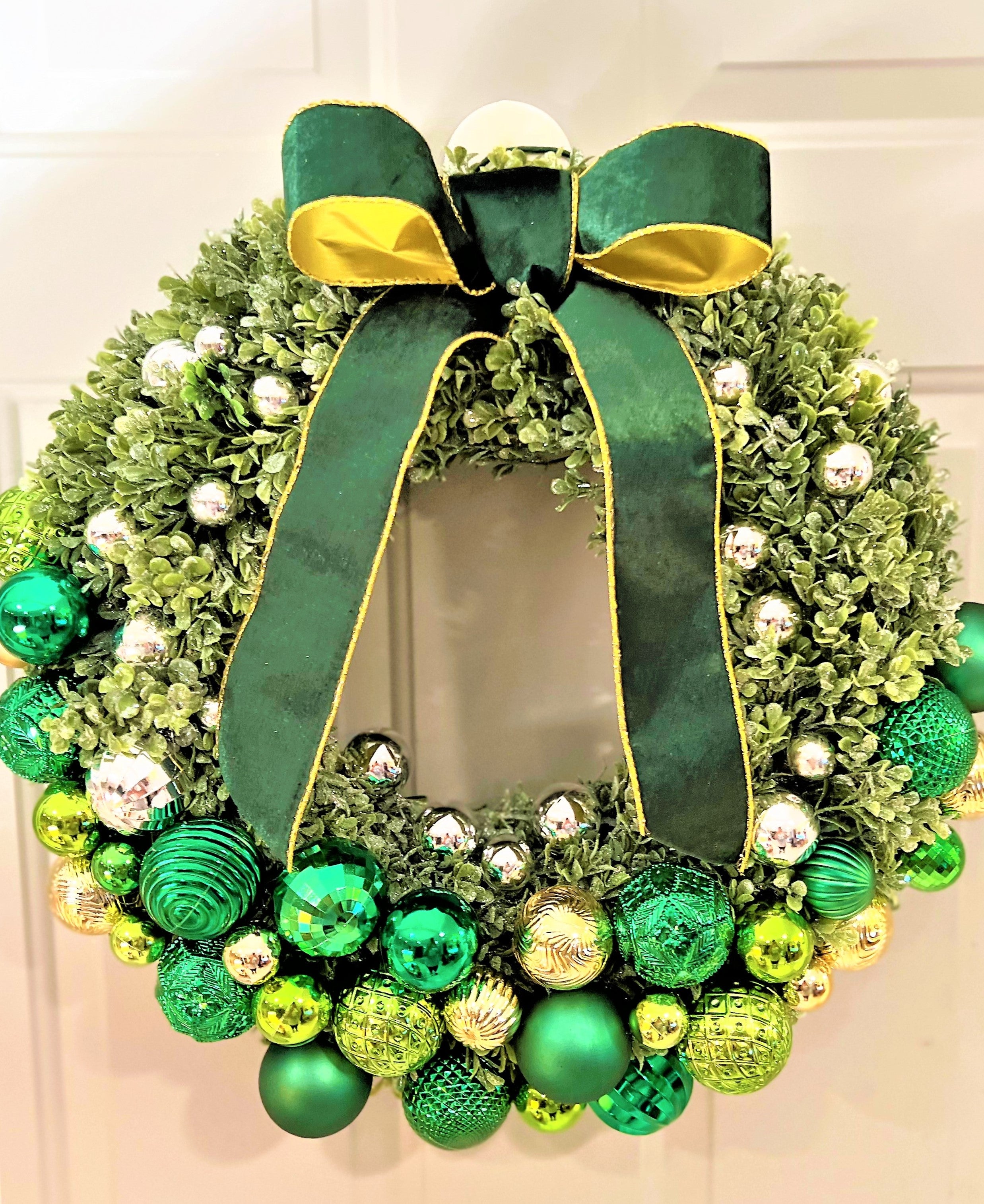 Christmas Classic Wreath- Flocked wreath 20" Diameter X 5" deep