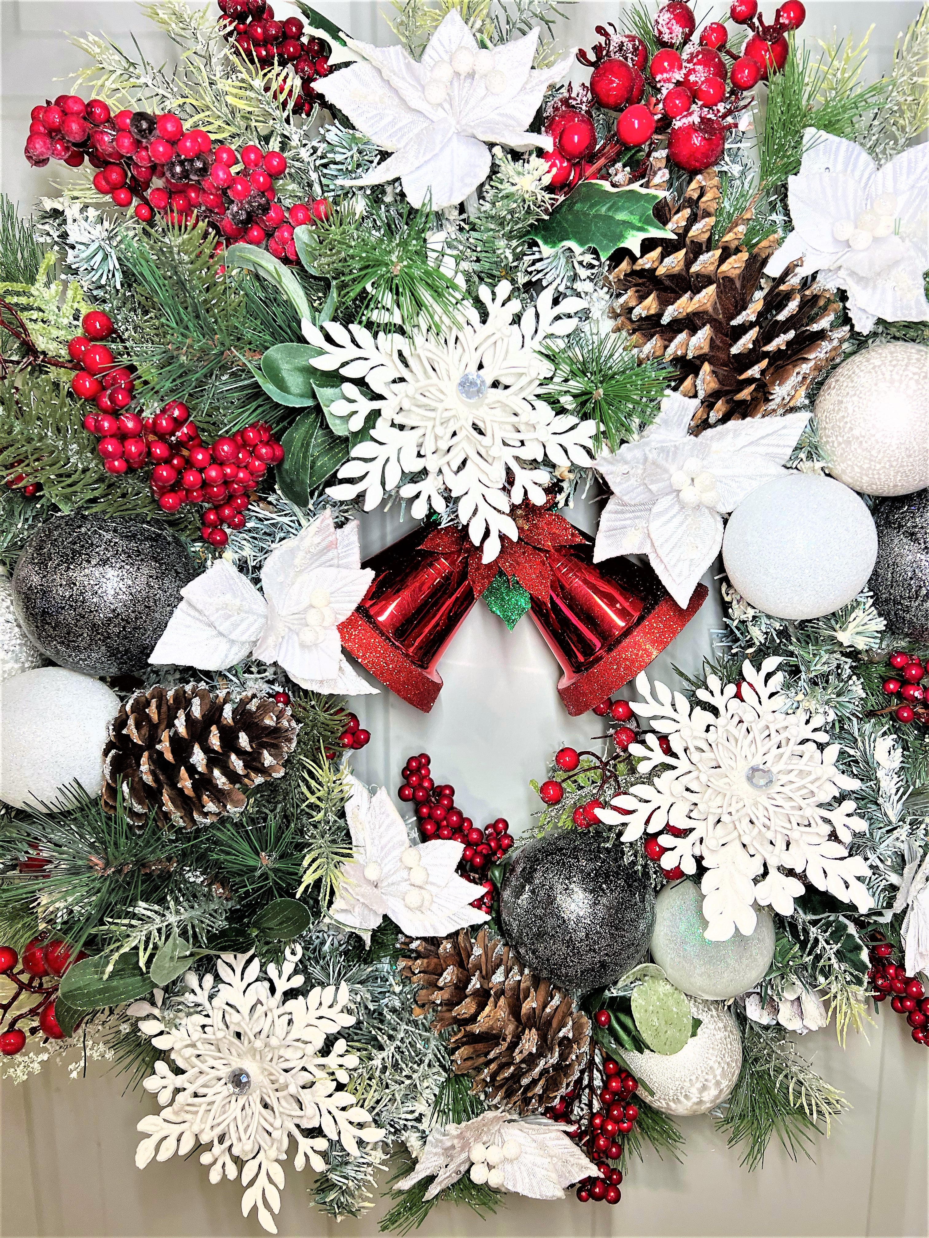 Ring The Bell Xmas Wreath 25"