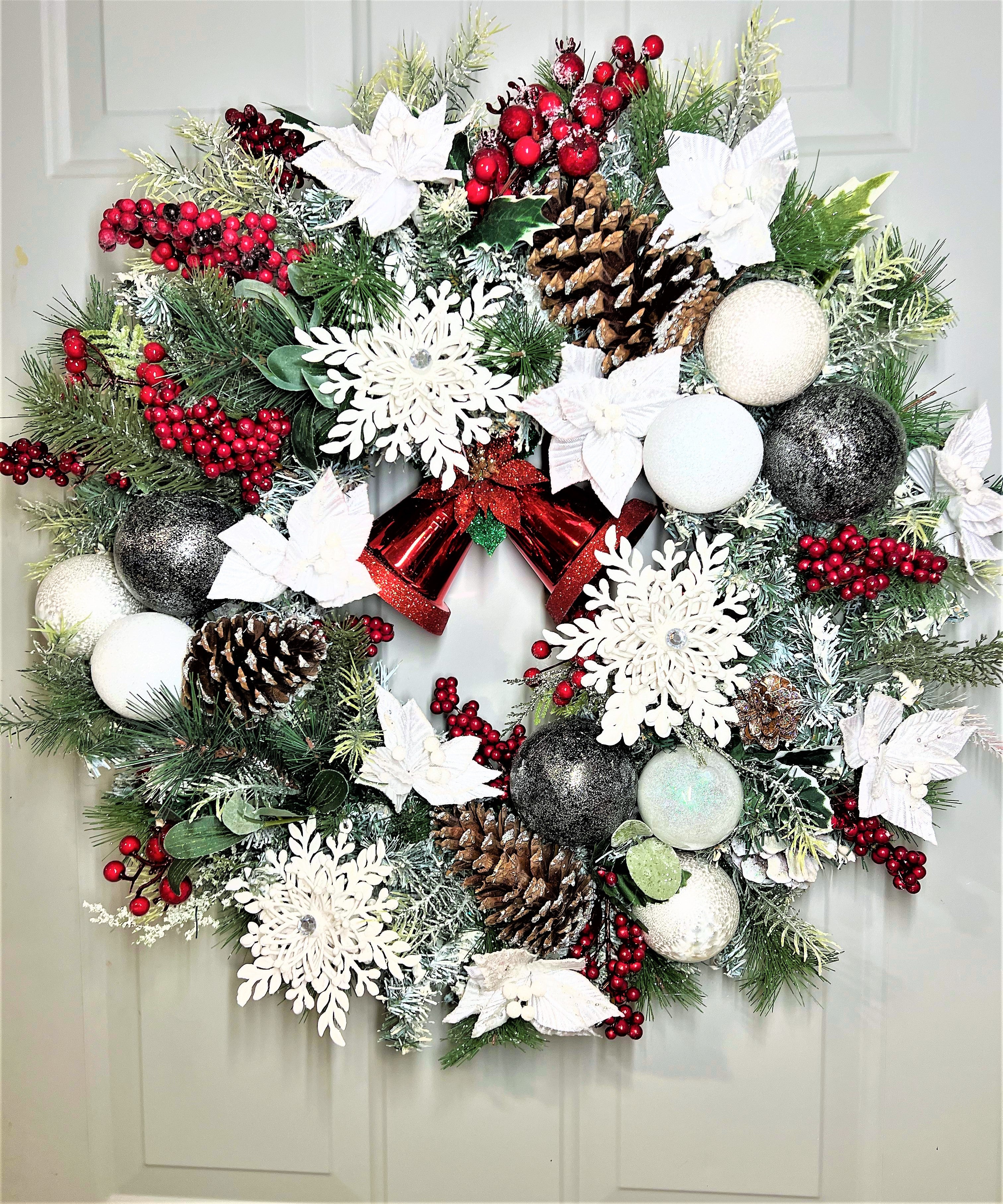 Ring The Bell Xmas Wreath 25"