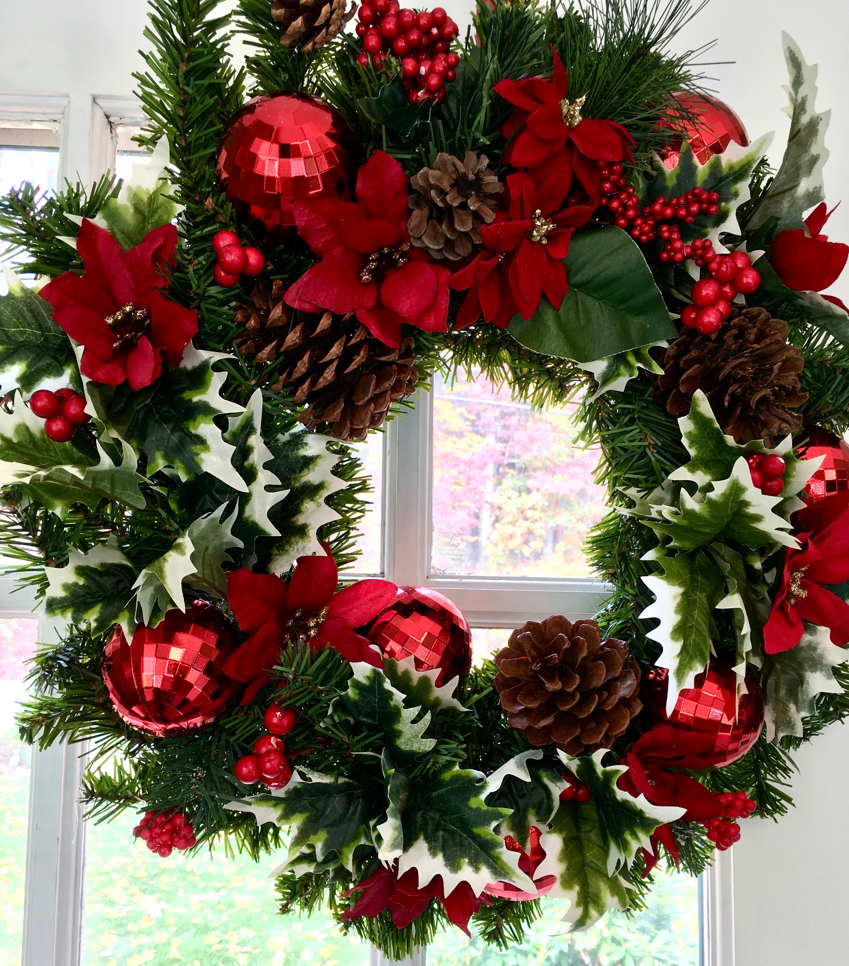 Happy Holiday Wreath 24"