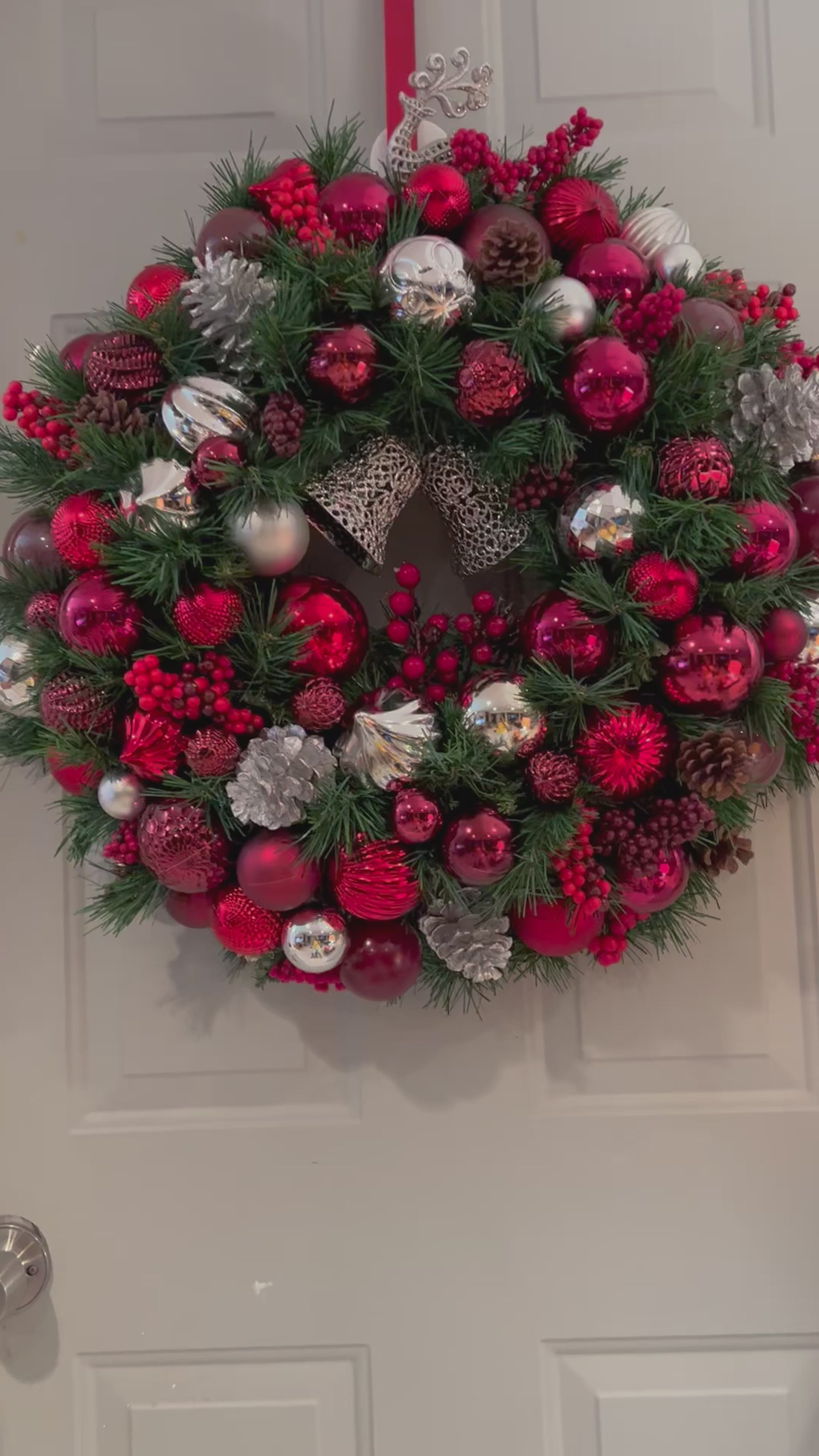 Traditional Holiday Wreath 25" Diameter X 8" depth