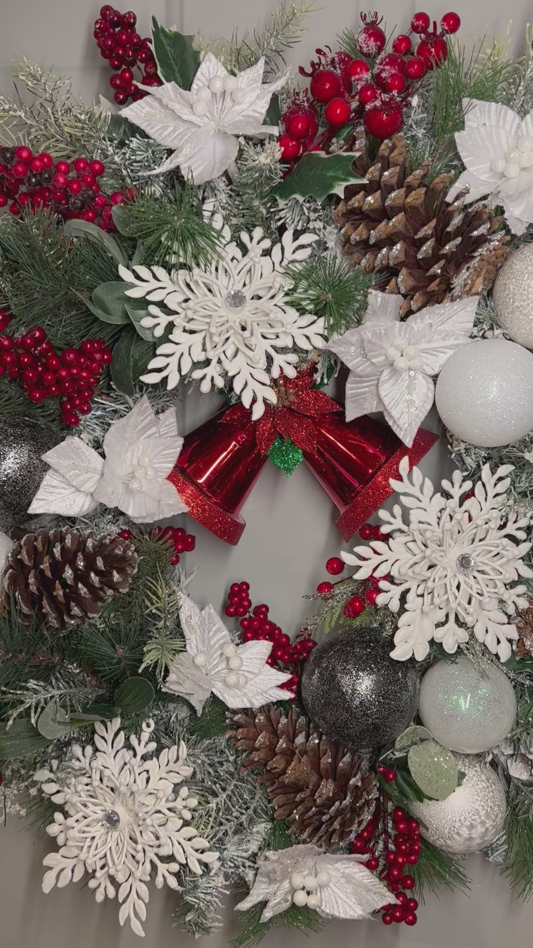 Ring The Bell Xmas Wreath 25"